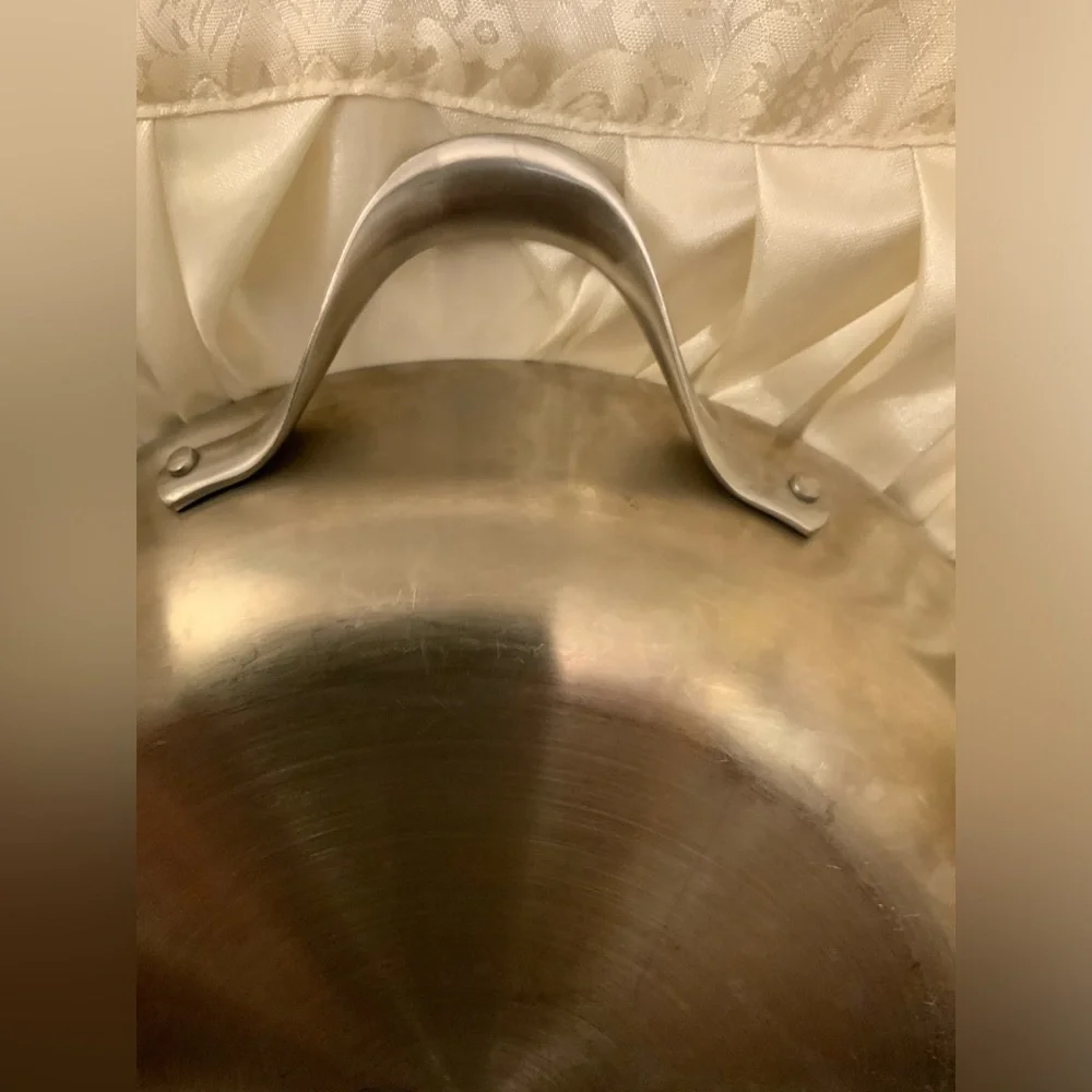 CALPHALON POT - Picture 4 of 6